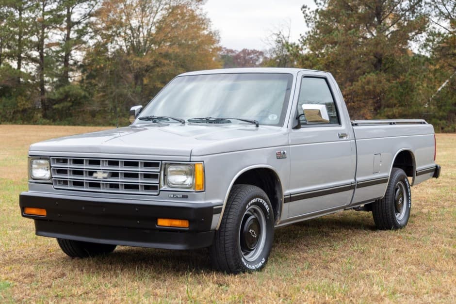 1985 Chevrolet S-10 (1982-1993) sold for $5,600
