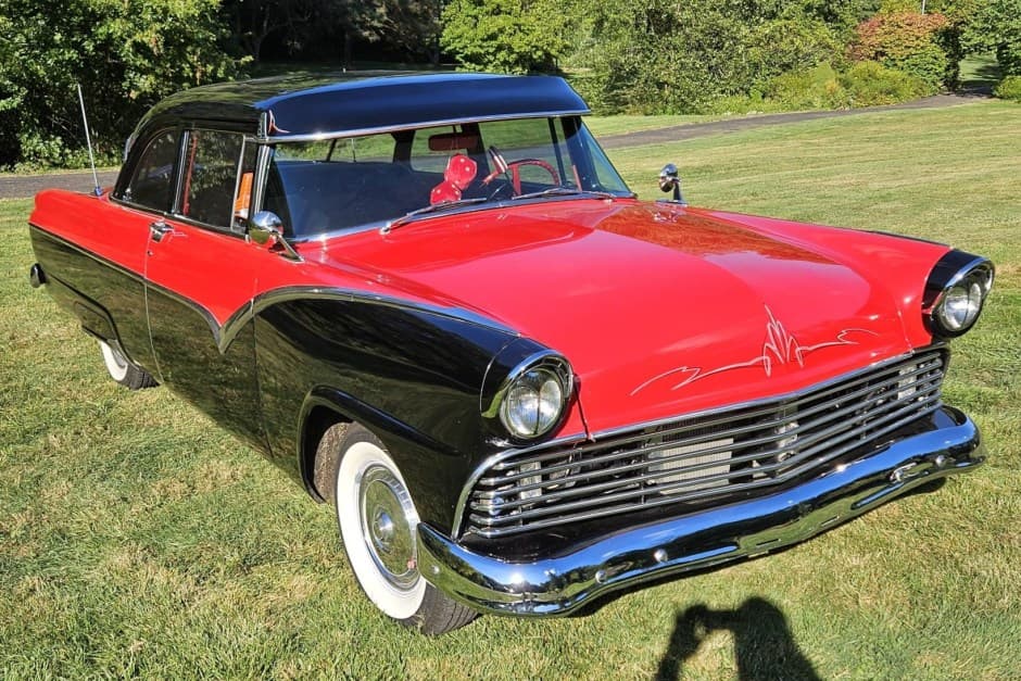 1955 Ford Customline sold for $8,600