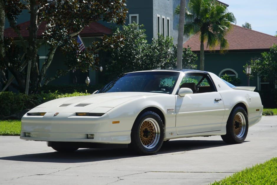 1989 Pontiac Firebird (3rd Generation – 1982-1992) sold for $80,999