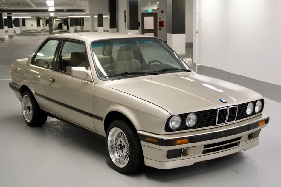 1990 BMW E30 3-Series Coupe sold for $15,500