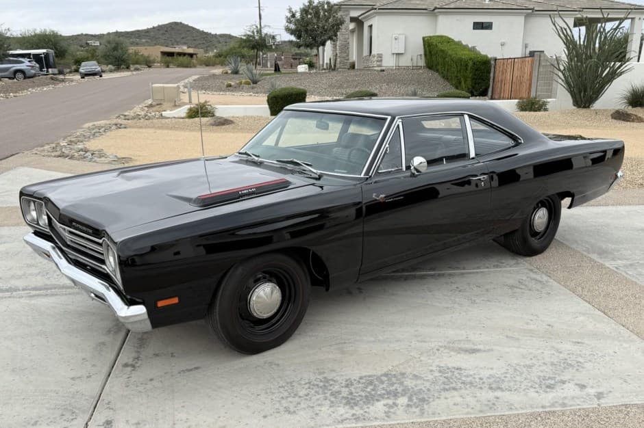 1969 Plymouth Road Runner sold for $122,000
