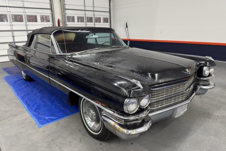 1963 Cadillac Series 62 sold for $3,700