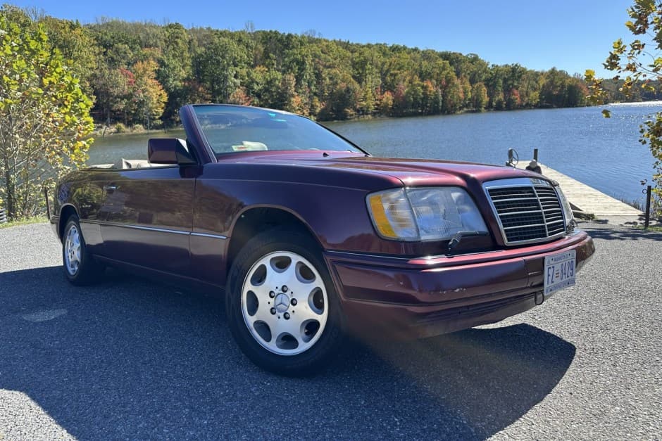 1995 Mercedes-Benz W124 E-Class sold for $14,250
