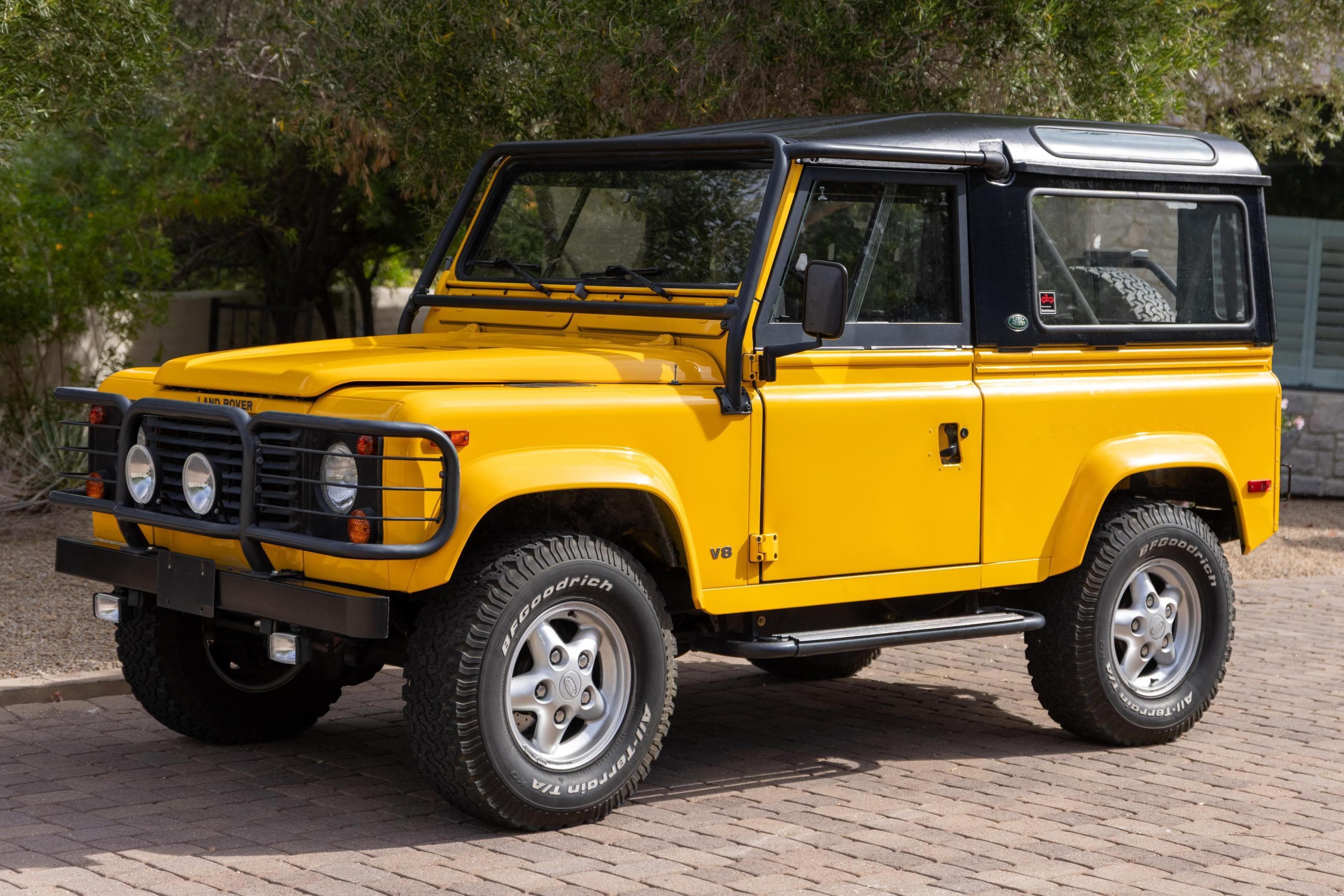1995 Land Rover Defender sold for $55,095