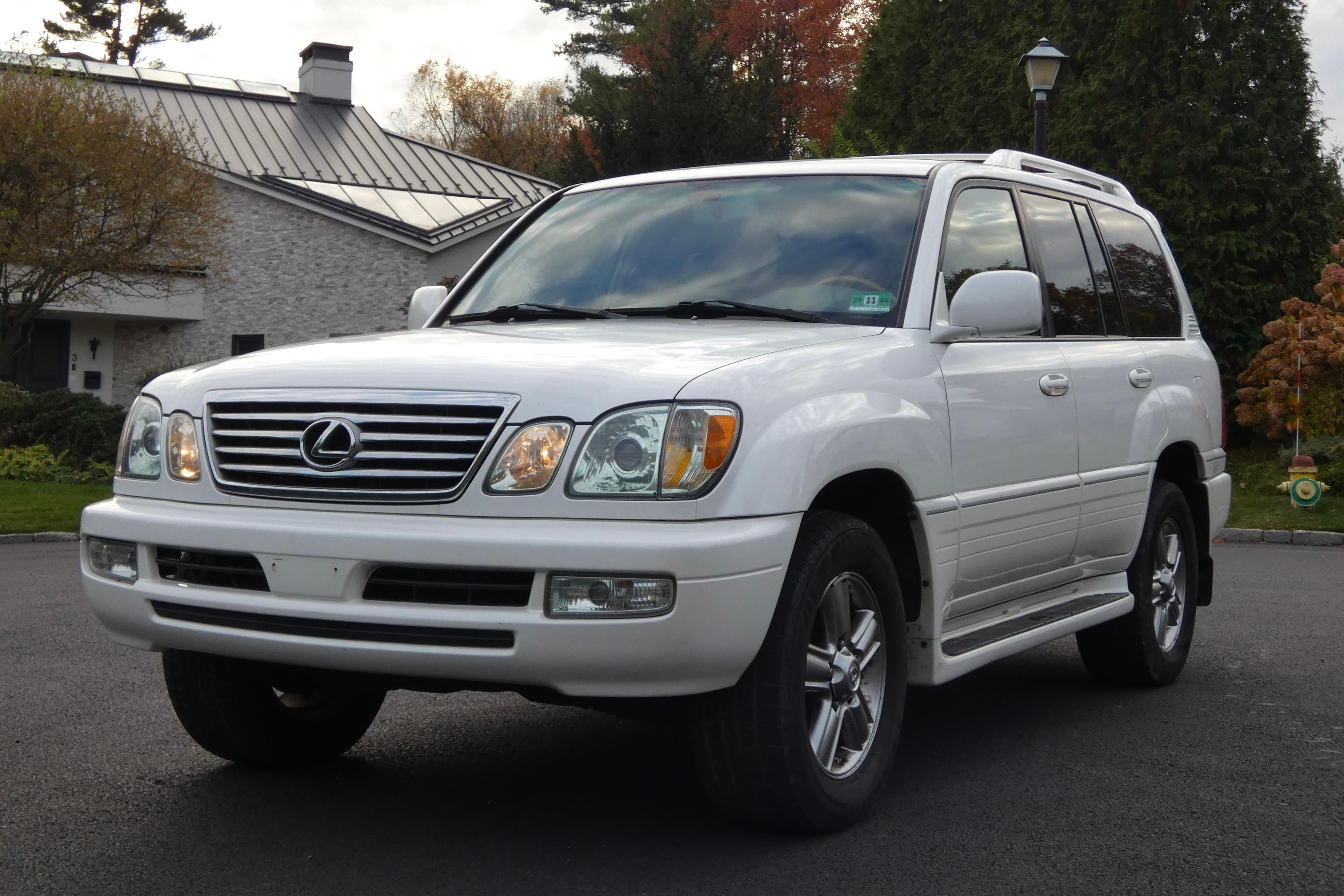 2006 Lexus LX sold for $8,800