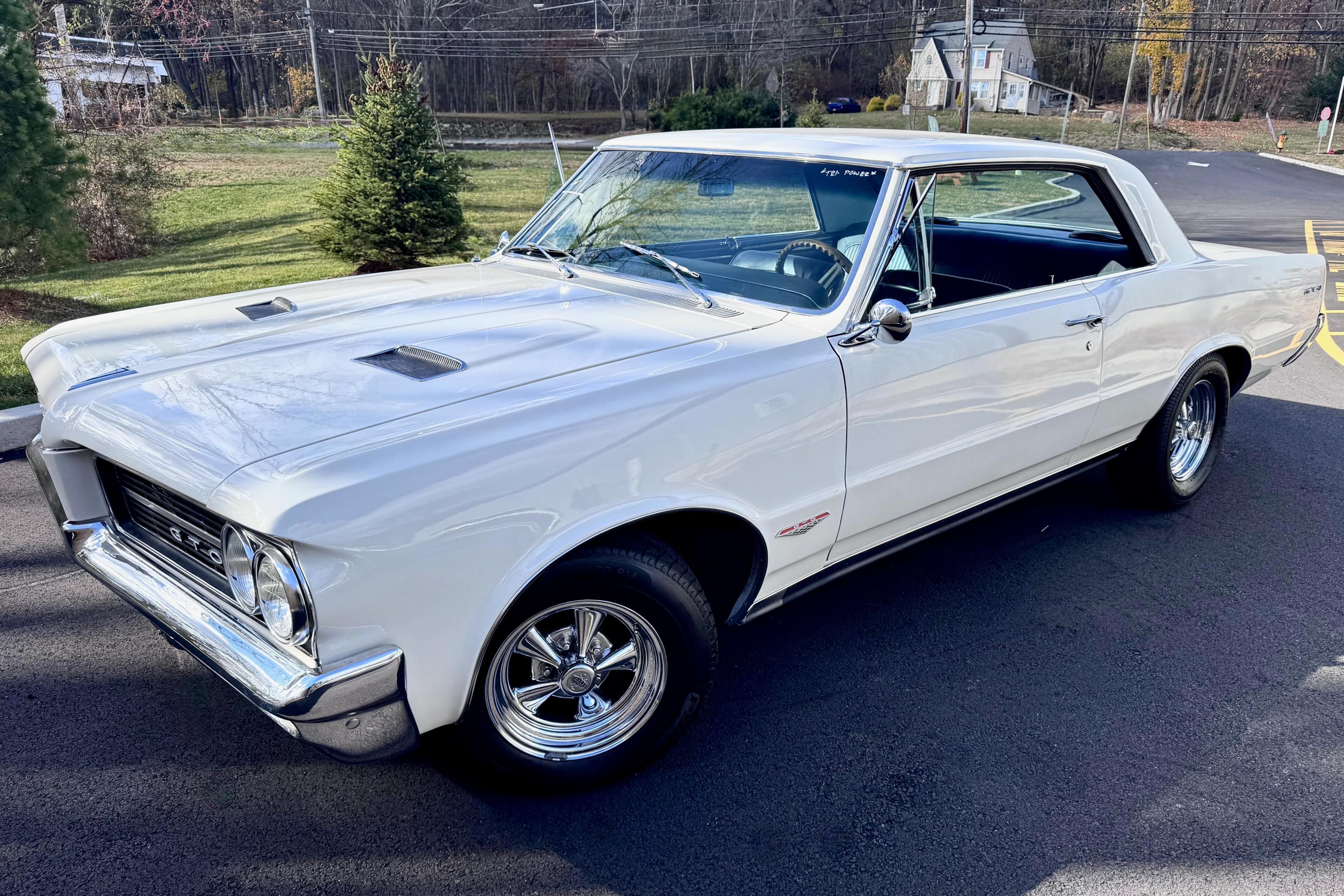 1964 Pontiac GTO sold for $26,250