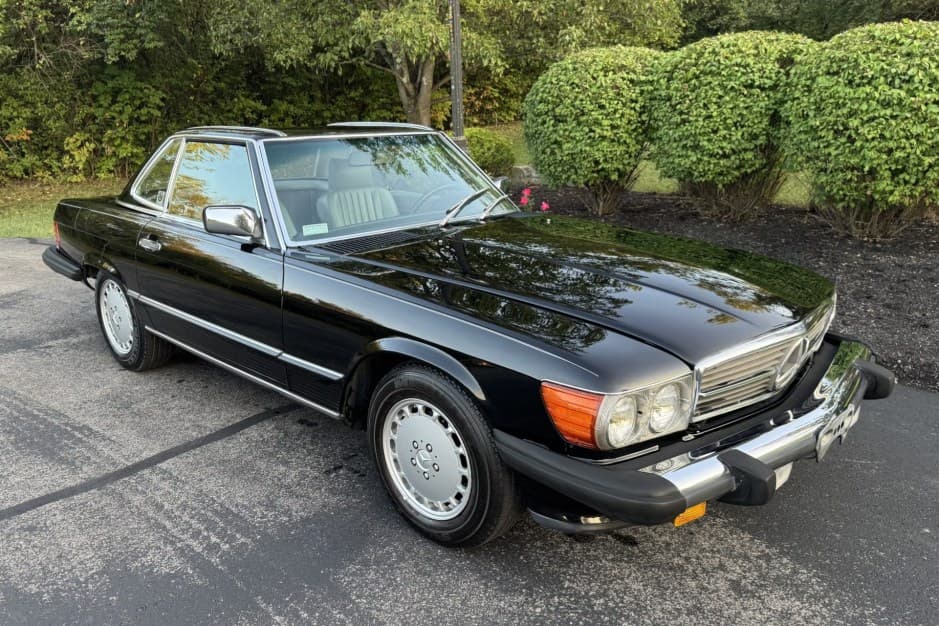 1989 Mercedes-Benz R107 SL sold for $12,750