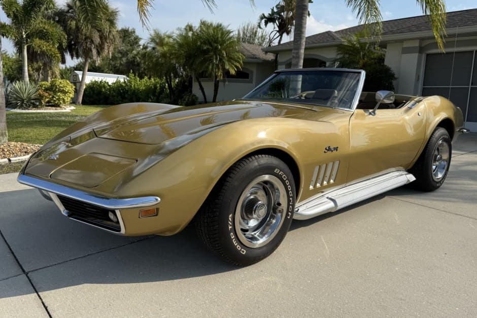 1969 Chevrolet Corvette C3 sold for $33,000