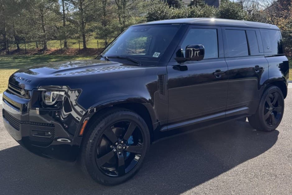 2022 Land Rover Defender L663 sold for $93,000