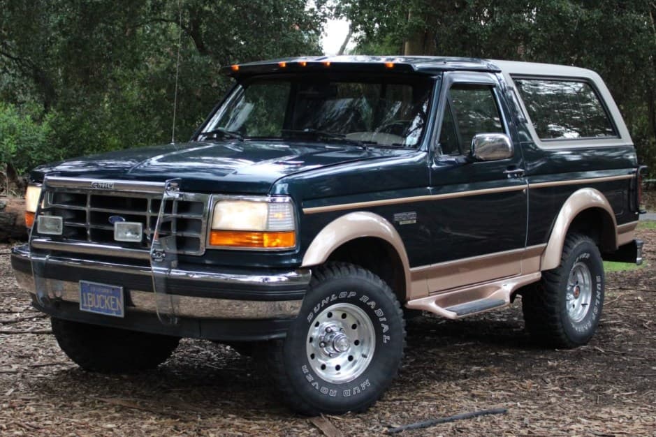 1994 Ford Bronco 4th-5th Generations 1987-1996 sold for $18,500