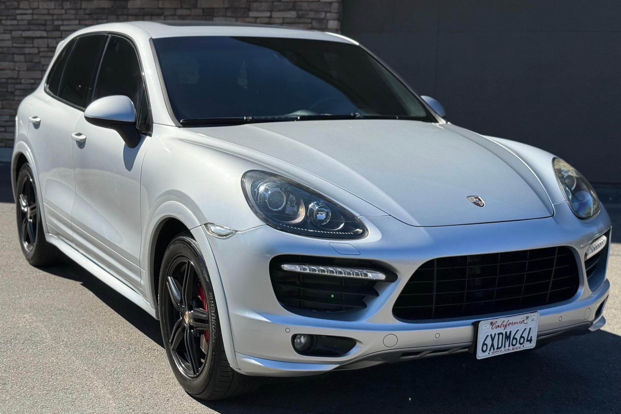 2013 Porsche Cayenne sold for $16,777