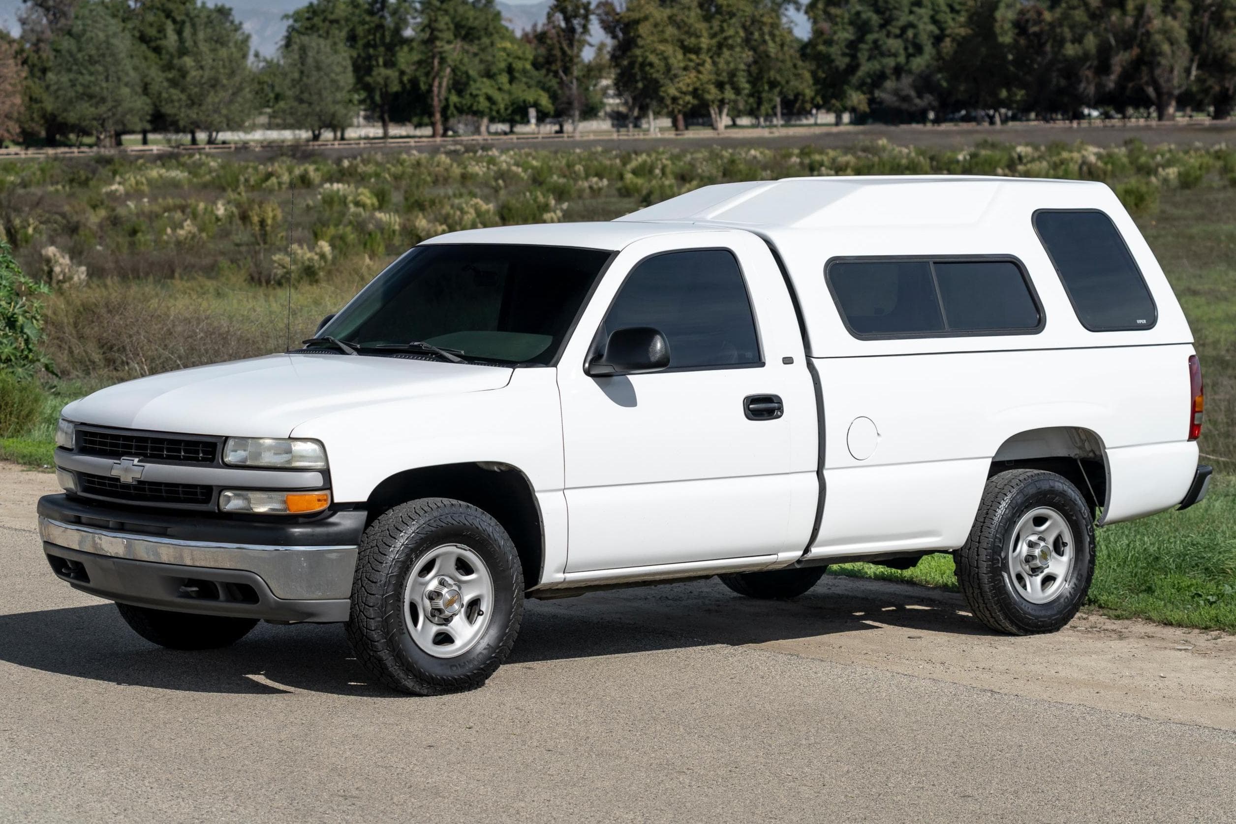 2001 Chevrolet Silverado sold for $11,900