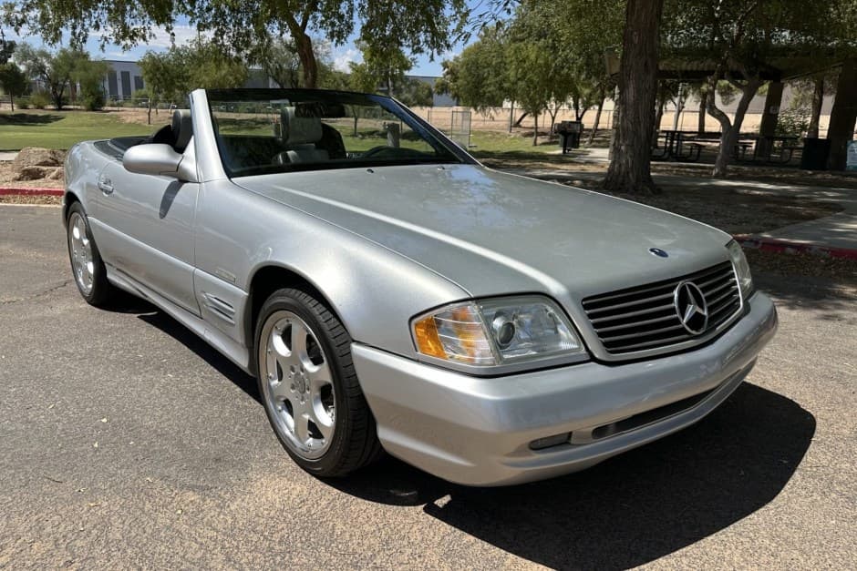 2002 Mercedes-Benz R129 SL sold for $15,900