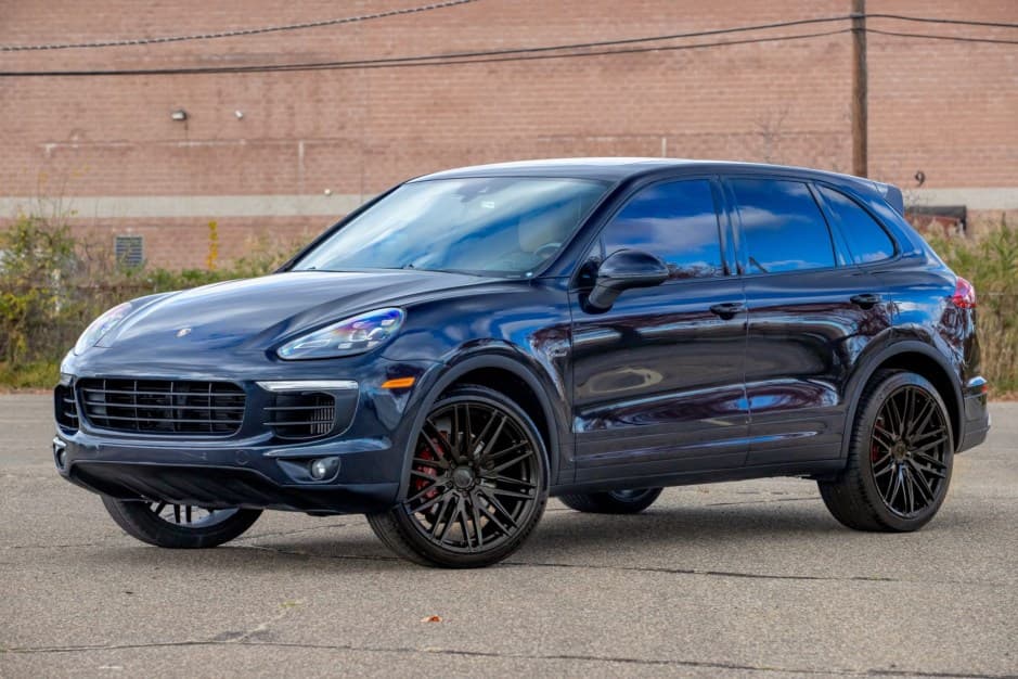 2015 Porsche 958 Cayenne (2011-2018) sold for $35,250