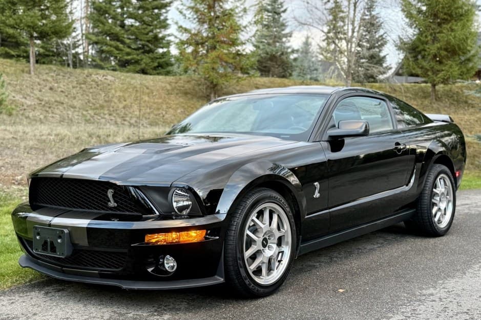 2007 Ford S197 Shelby Mustang sold for $32,000