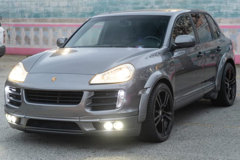 2008 Porsche 955/957 Cayenne (2003-2010) sold for $18,250