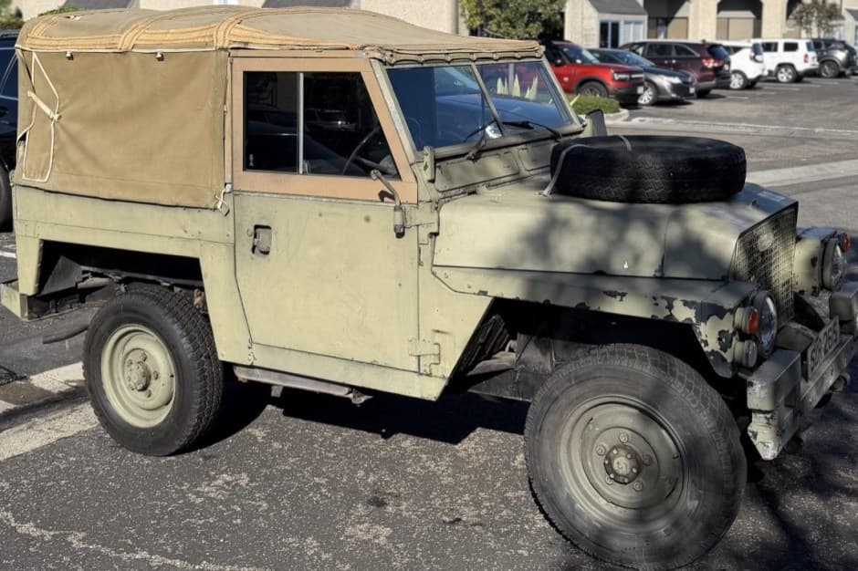 1978 Land Rover Series 88 sold for $9,000