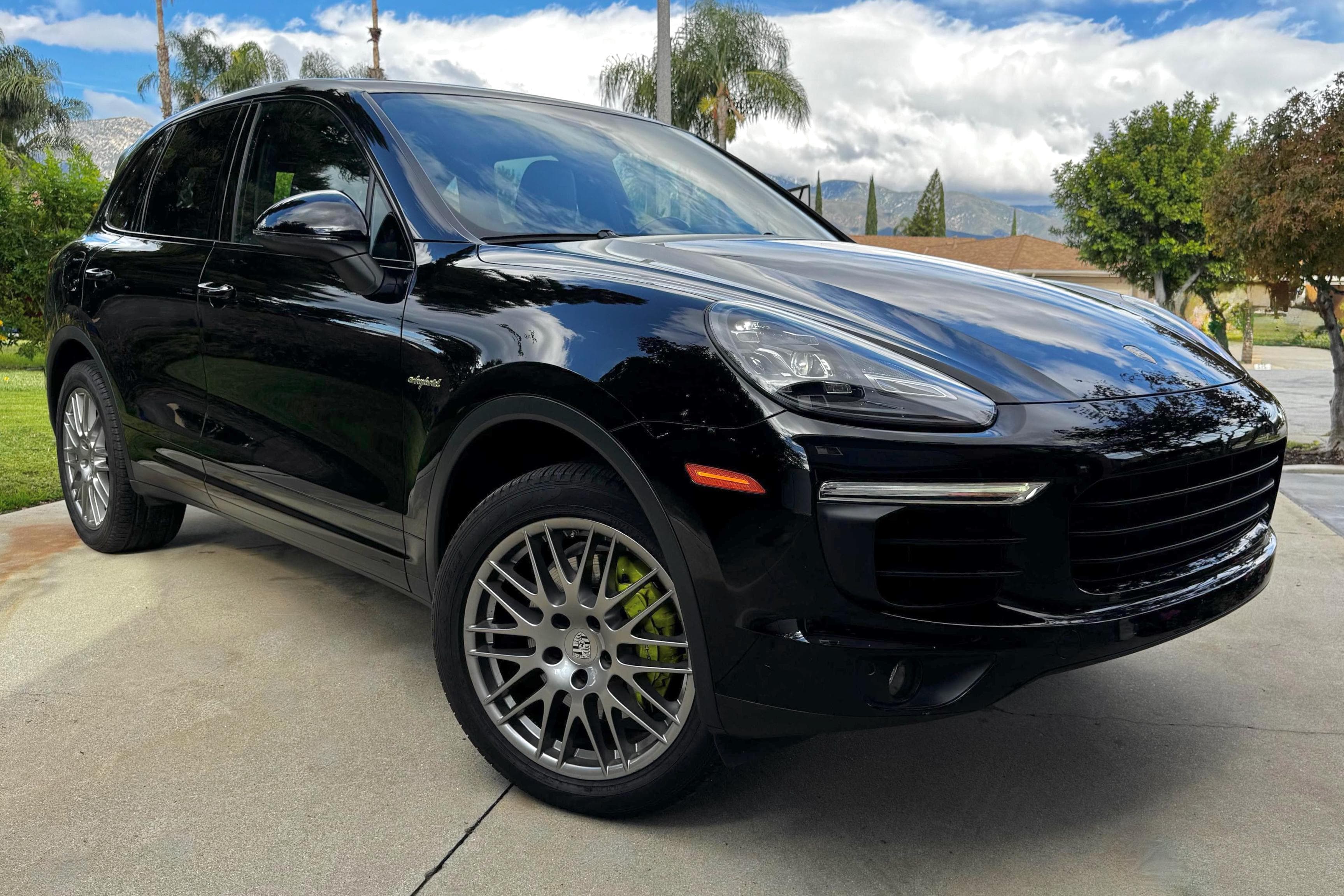 2017 Porsche Cayenne sold for $30,000