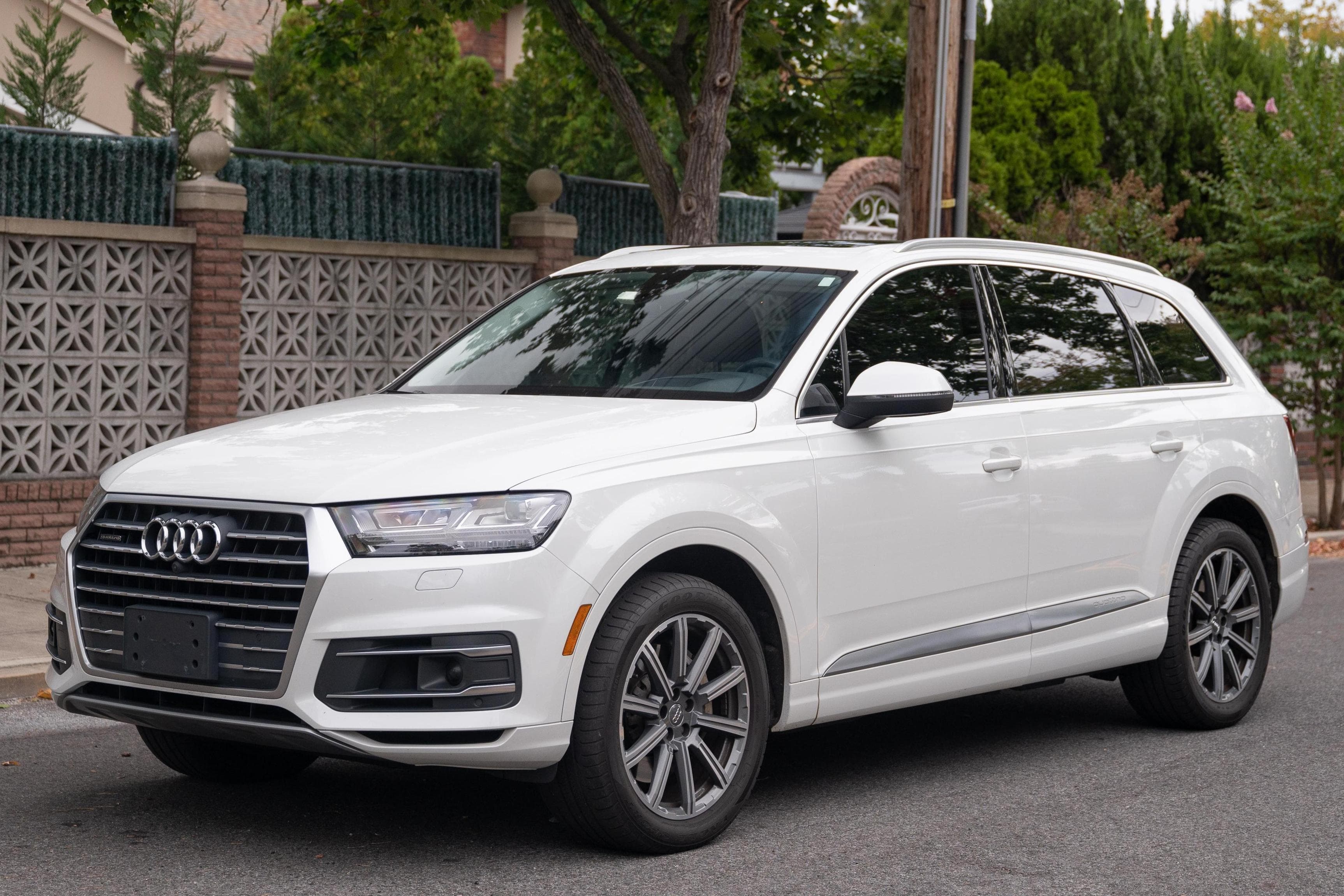 2017 Audi Q7 sold for $14,400