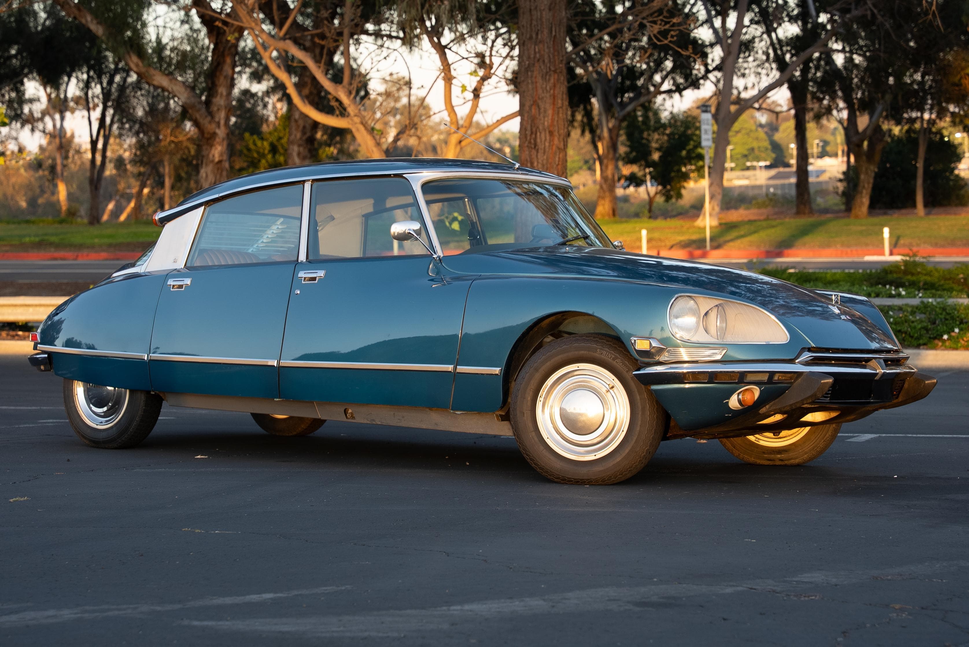 1972 Citroen DS21 sold for $20,500
