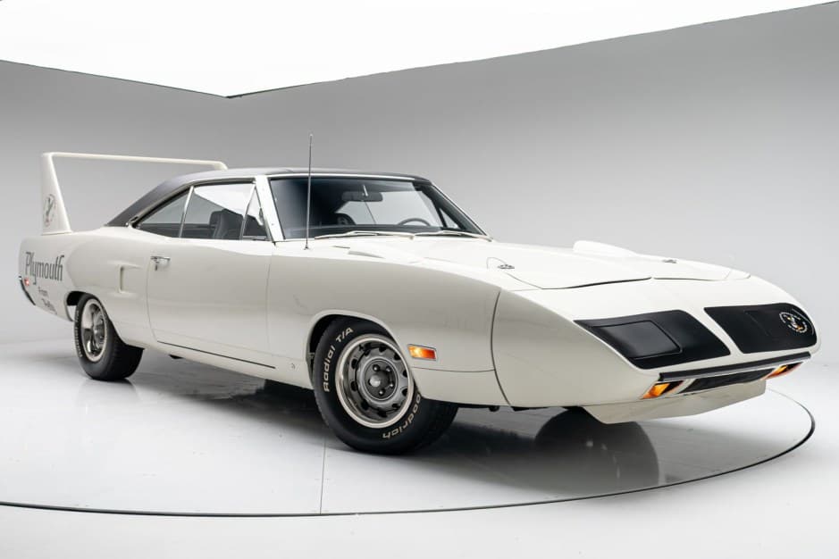 1970 Plymouth Superbird & Dodge Charger Daytona sold for $385,000