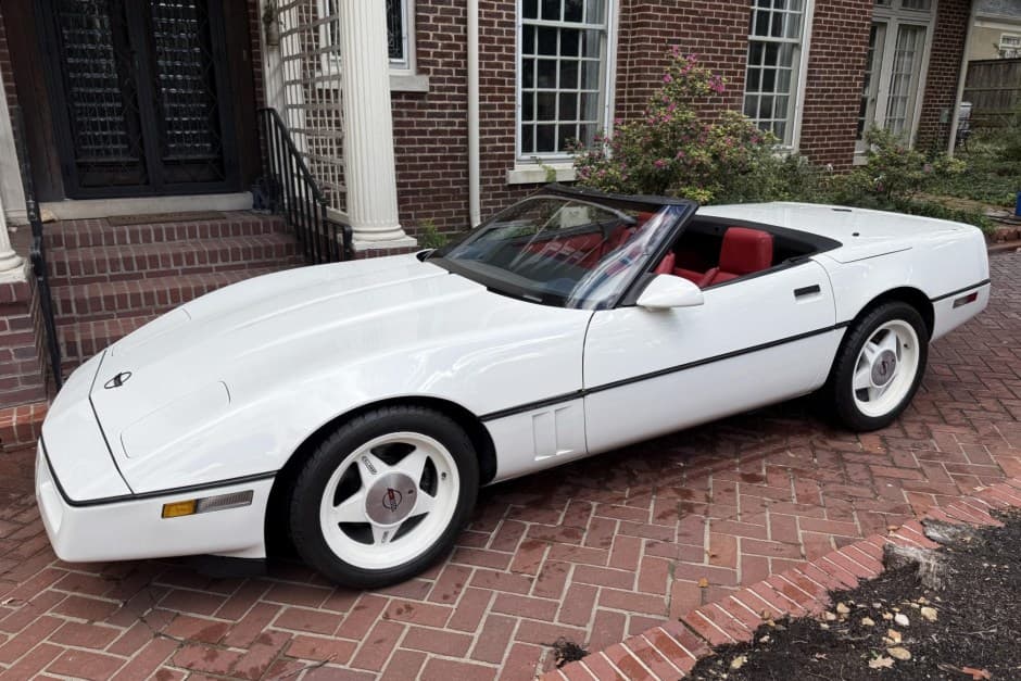 1988 Chevrolet Corvette C4 Callaway sold for $20,800