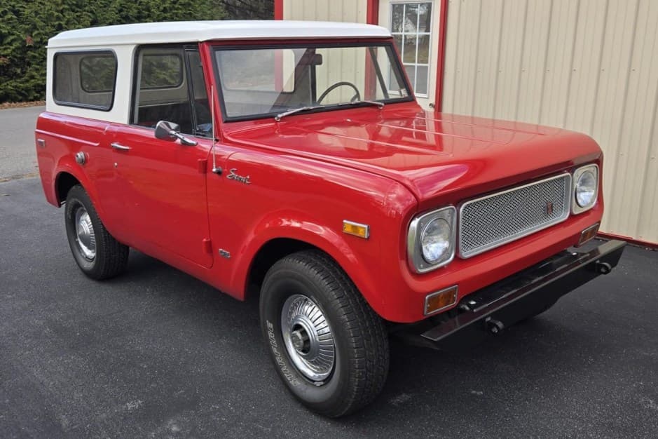 1971 International Harvester Scout 800B sold for $19,500