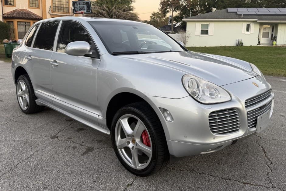 2005 Porsche 955/957 Cayenne (2003-2010) sold for $8,200