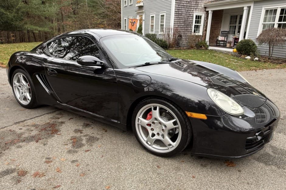 2007 Porsche 987 Cayman sold for $22,890
