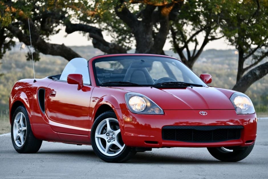 2001 Toyota W30 MR2 sold for $12,500