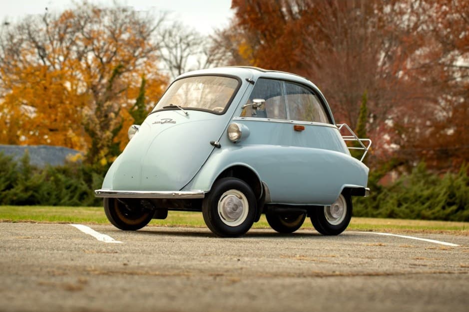 1962 BMW Isetta sold for $18,750