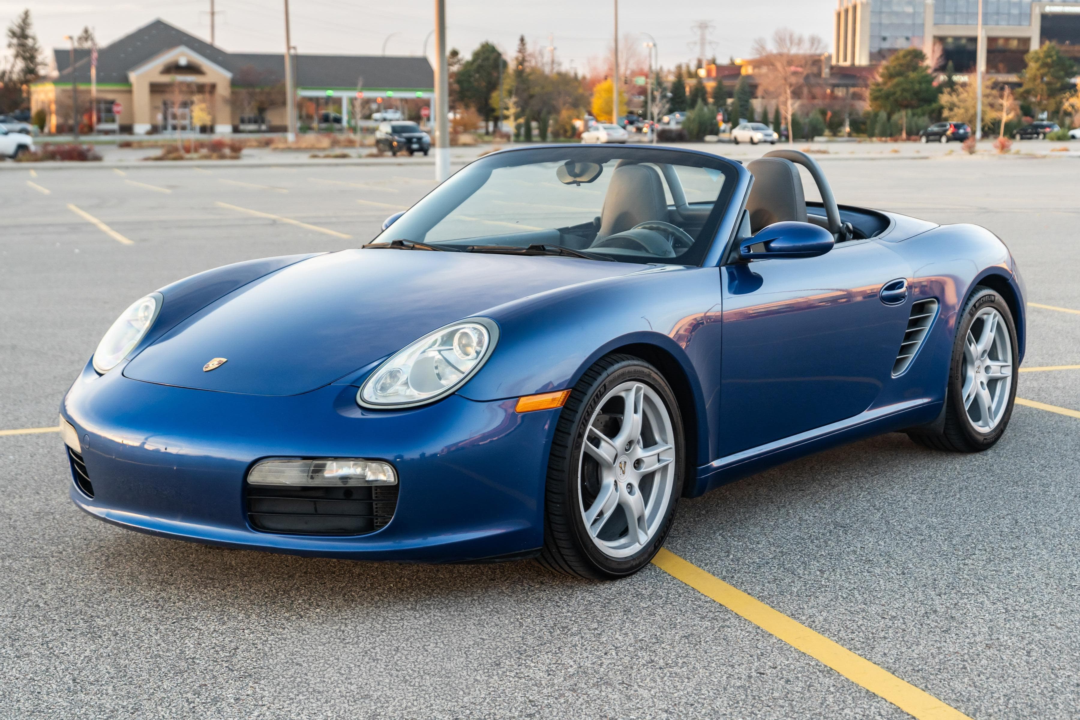 2006 Porsche 987 Boxster sold for $15,672