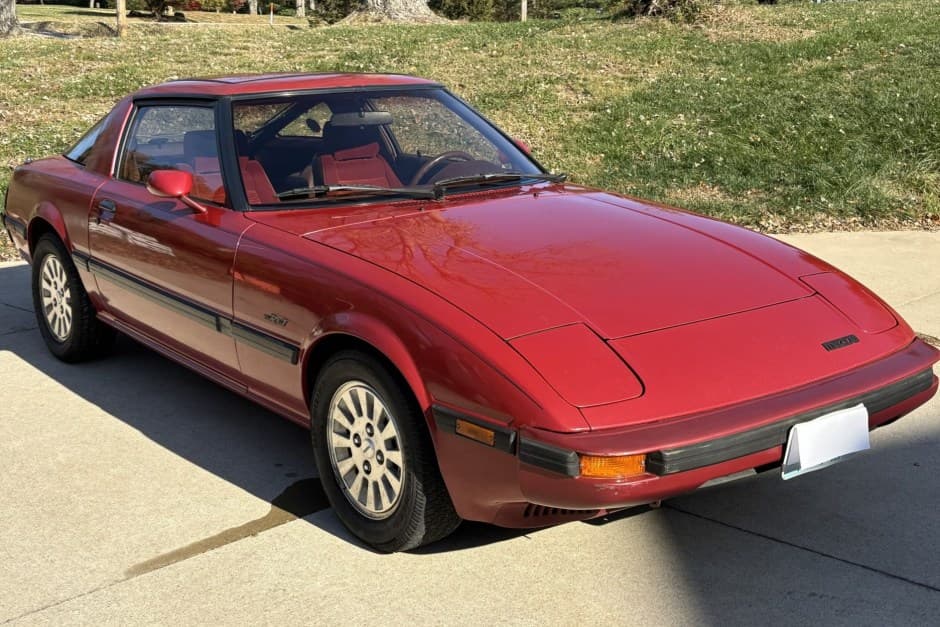 1985 Mazda RX-7 FB sold for $10,350