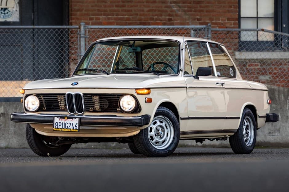 1976 BMW 2002 sold for $10,000