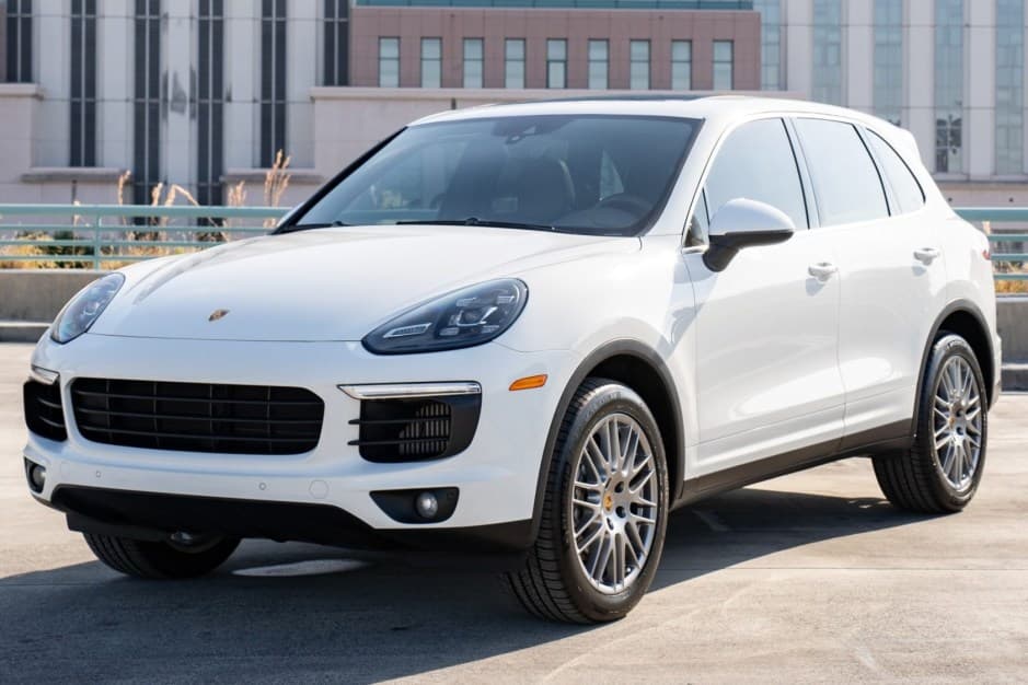 2017 Porsche 958 Cayenne (2011-2018) sold for $37,000