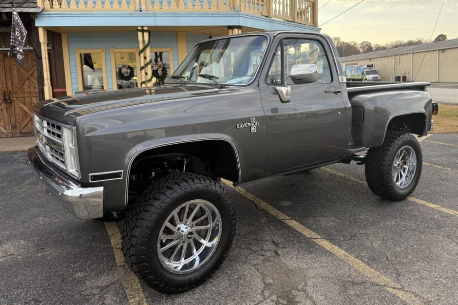1986 Chevrolet C/K (1973-1991) sold for $38,750