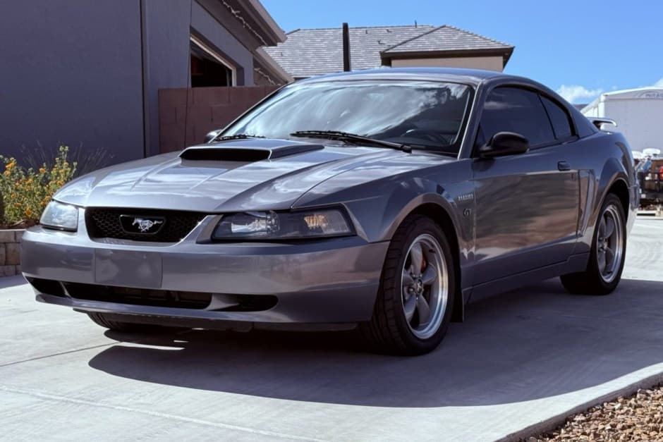 2001 Ford Mustang SN95 1994-2004 sold for $16,000