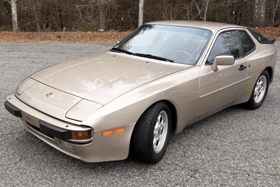 1985 Porsche 944 sold for $6,000