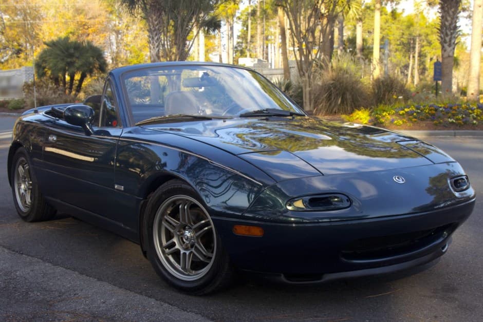 1996 Mazda NA MX-5 Miata sold for $8,000