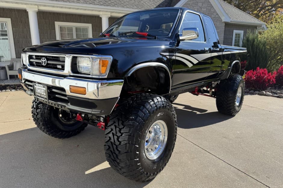 1992 Toyota Pickup (N80/90/100/110 1989-1997) sold for $54,000