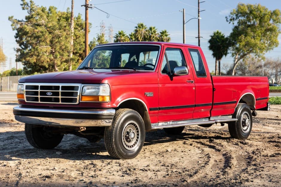 1993 Ford F-Series 1992-1997 sold for $7,600