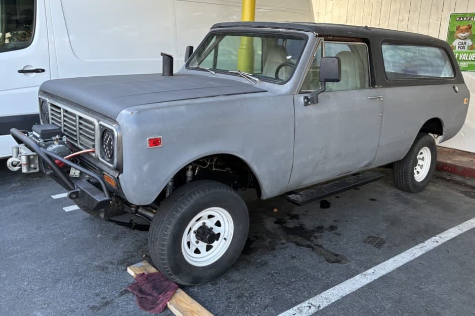 1976 International Harvester Scout II Traveler sold for $8,976