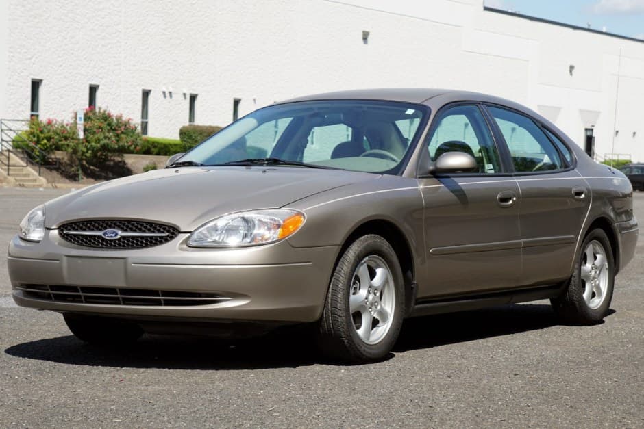 2003 Ford Taurus Sedan & Wagon sold for $7,100