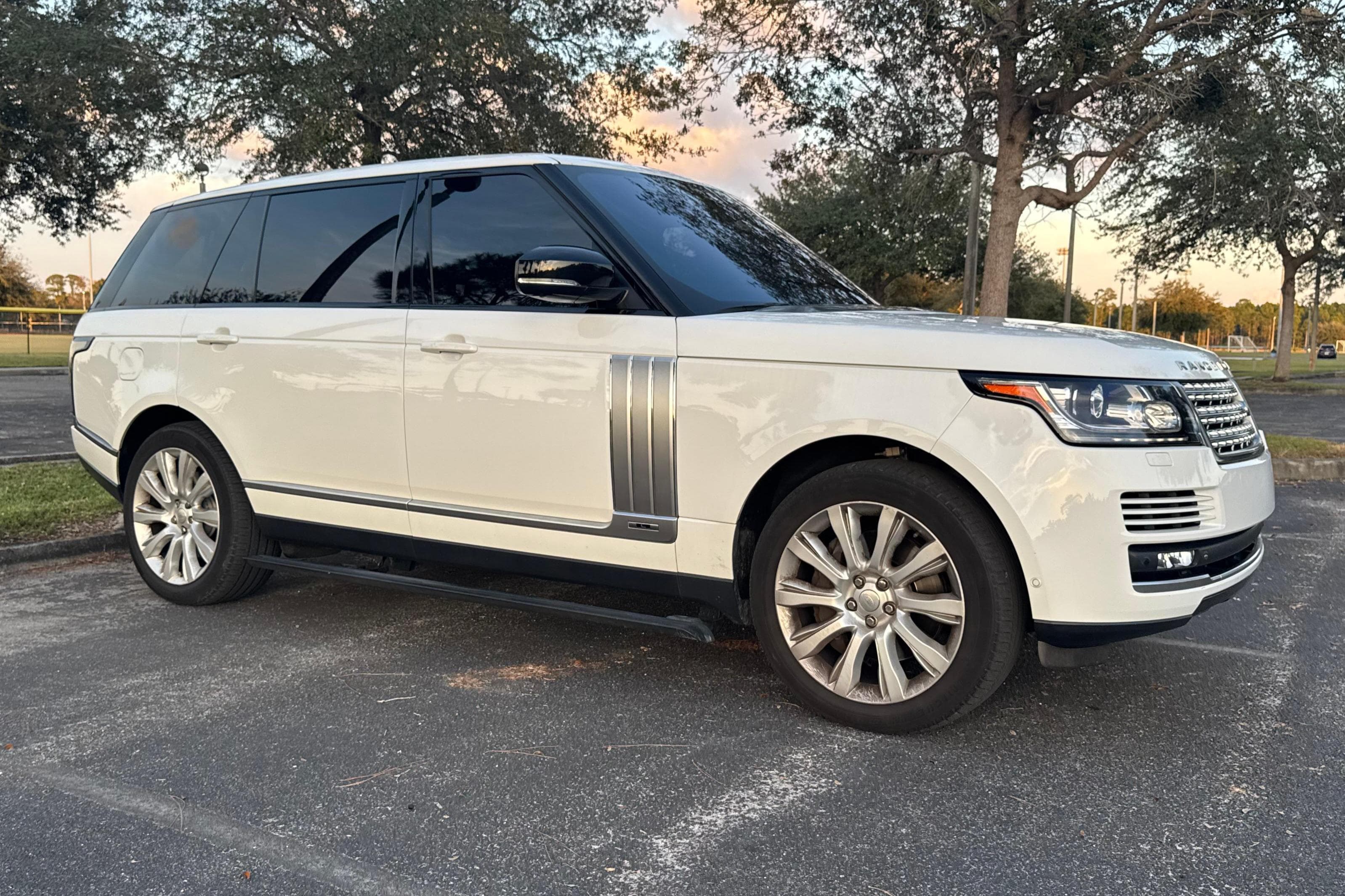 2014 Land Rover Range Rover sold for $24,750