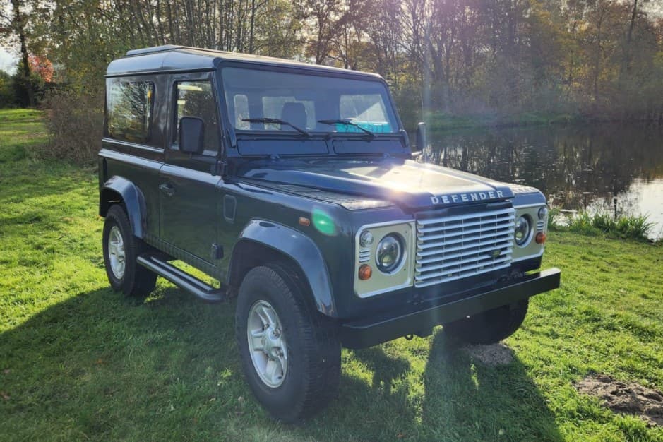 2000 Land Rover 90 / Defender 90 (Euro Spec) sold for $0