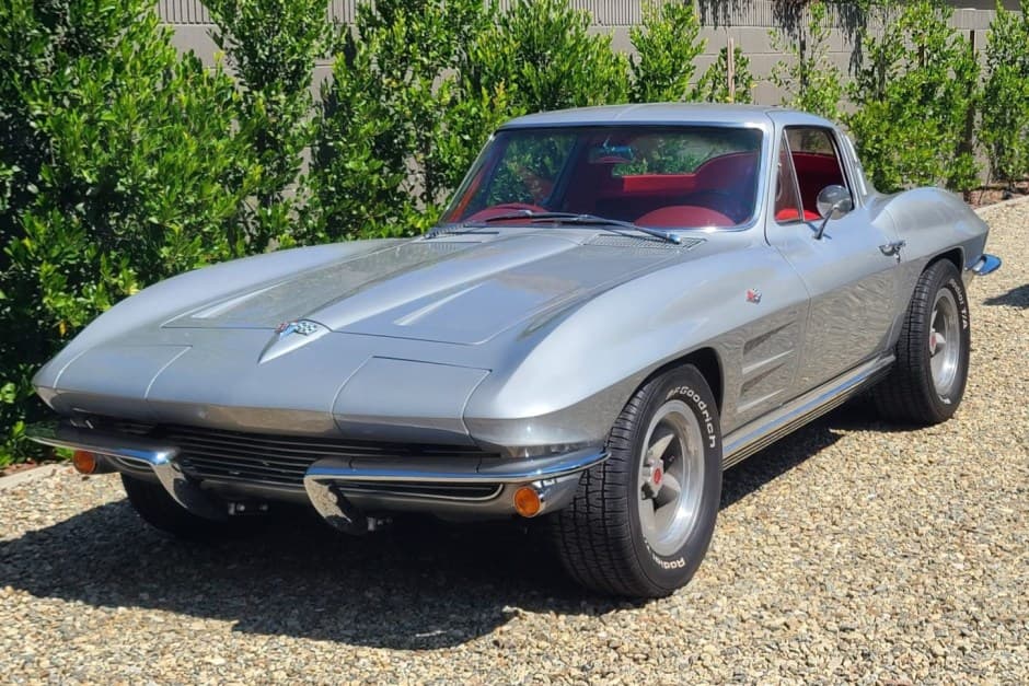 1964 Chevrolet Corvette C2 sold for $63,000