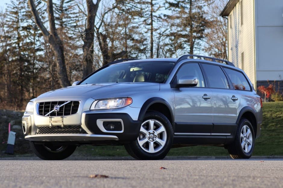 2008 Volvo XC70 sold for $11,350