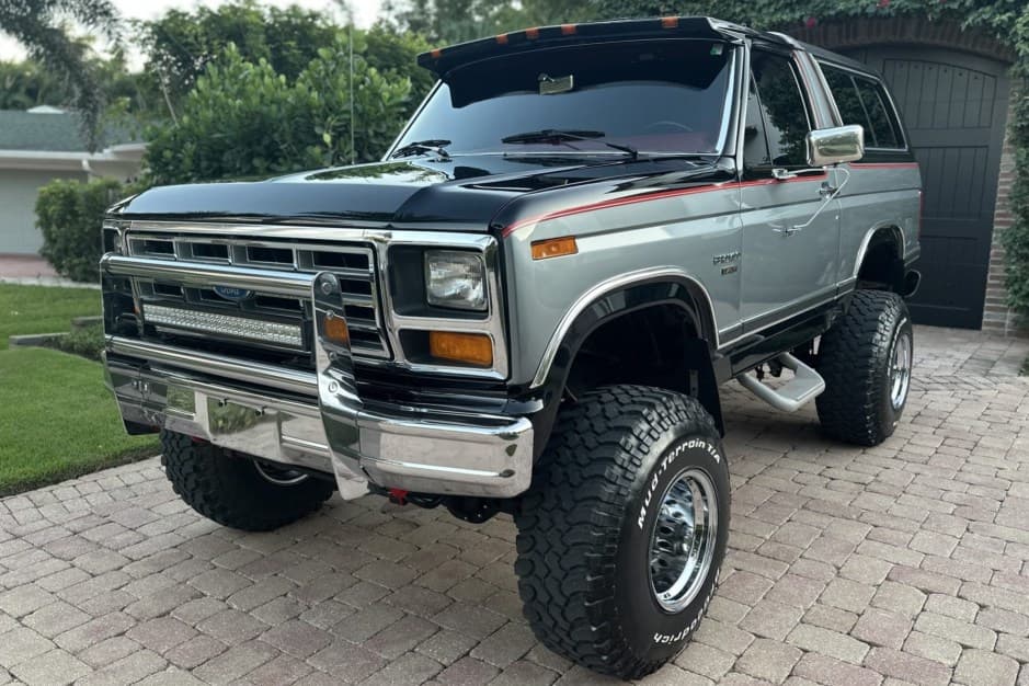 1982 Ford Bronco 3rd Generation 1980-1986 sold for $37,250