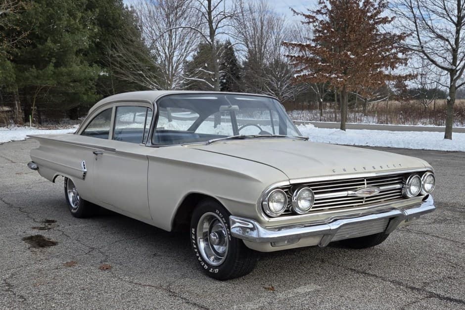 1960 Chevrolet Biscayne sold for $15,500