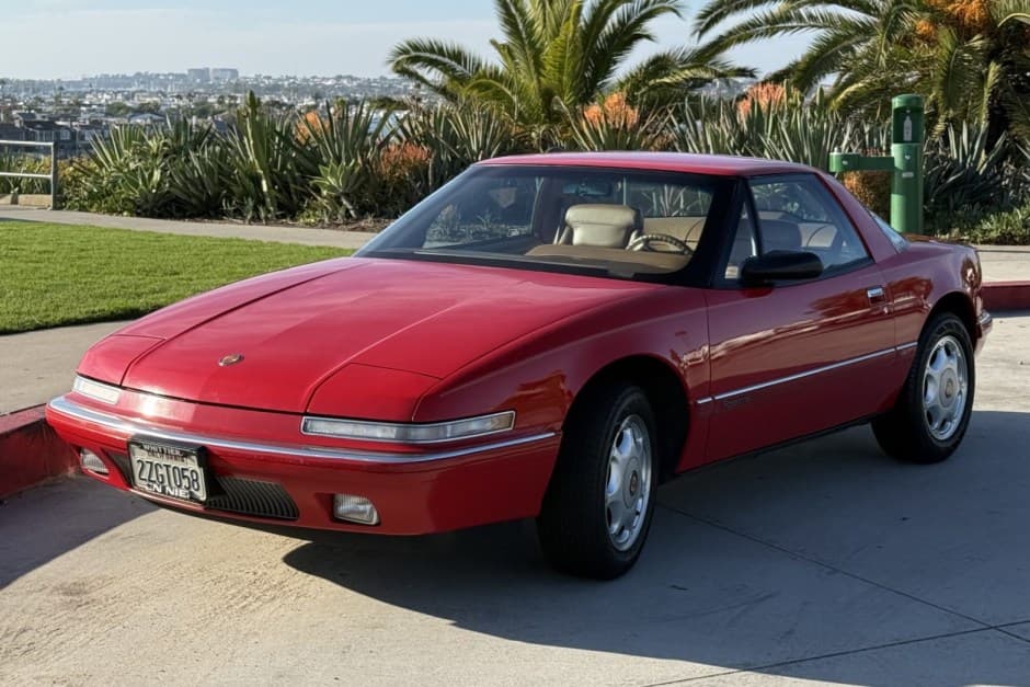 1991 Buick Reatta sold for $9,333